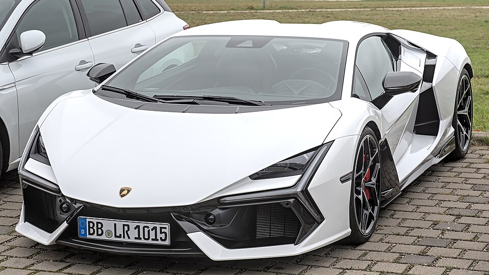 2023 Revuelto